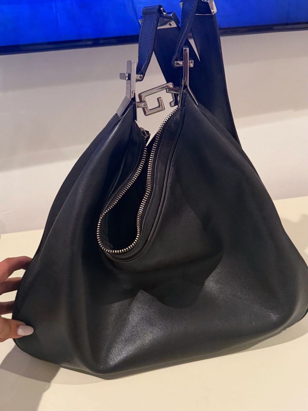 Gucci Black Leather Shoulder Hobo with Silver Hardware - Tom Ford era vintage
